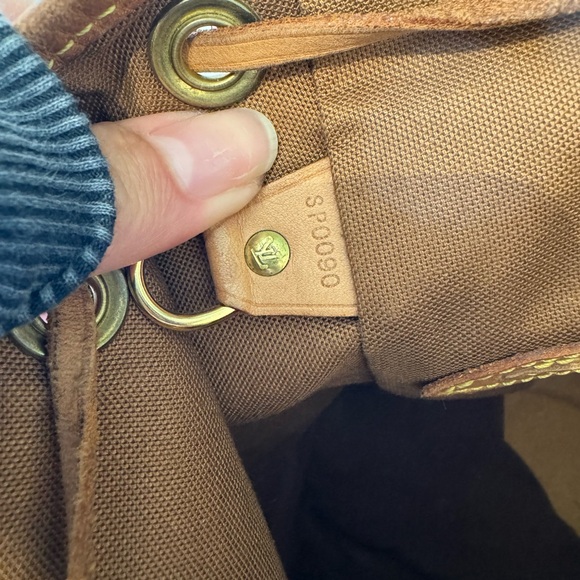 Louis Vuitton Monogram Montsouris Backpack MM - Picture 11 of 11